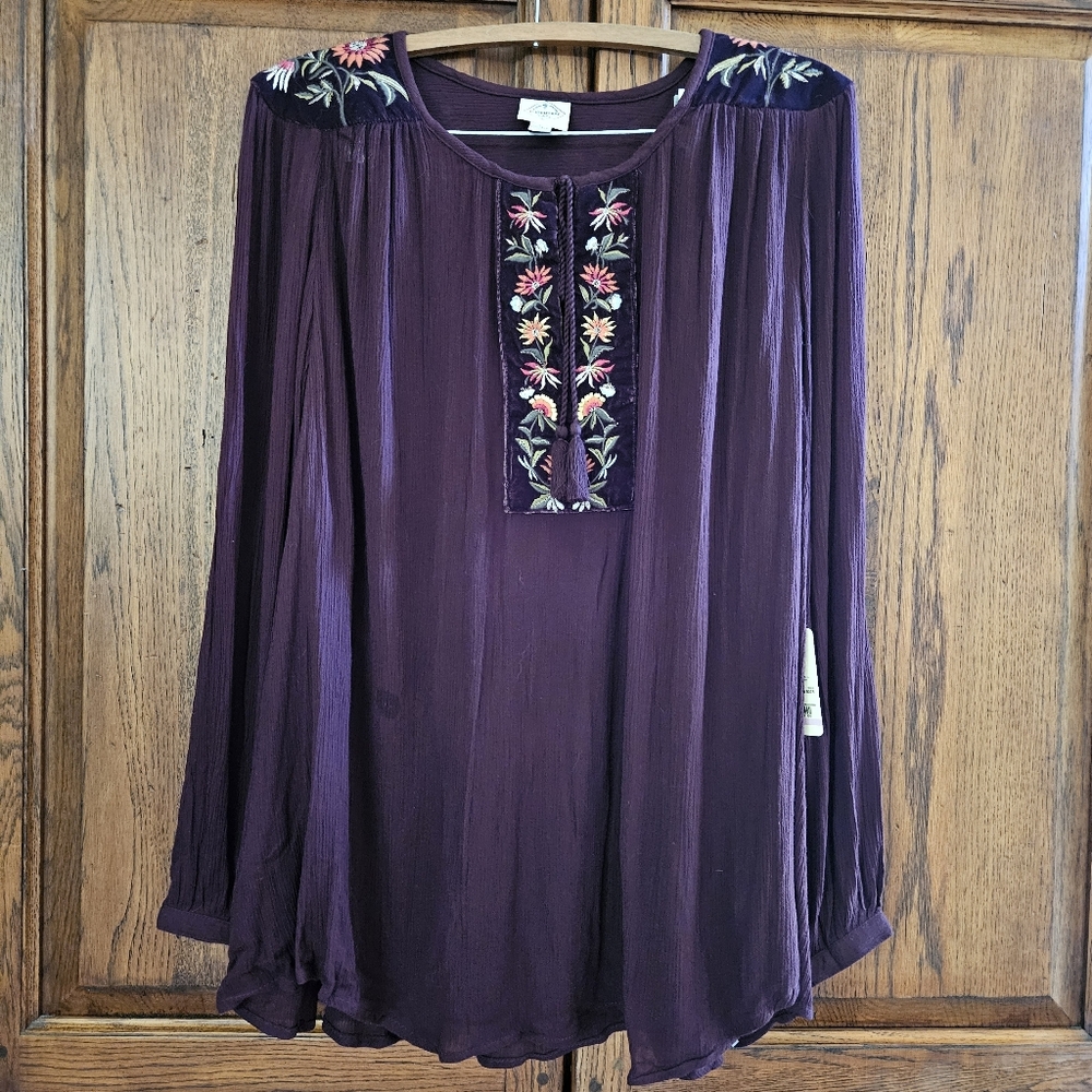 St John's Bay Floral Embroidered Peasant Top NWT